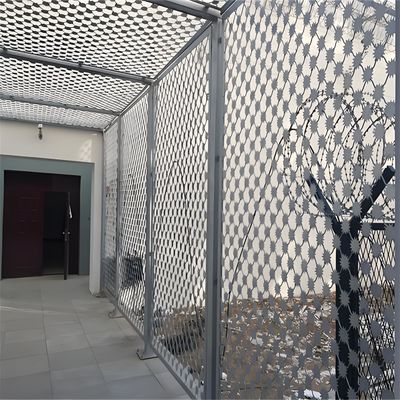 High Density Mesh Metal Frame For Airport Railway Prison House Y Post With Barbed Wire