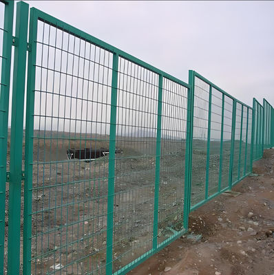 Low Carbon Steel Sheet Privacy Wpc Fence 180 X 180 Strong Deck For Estate